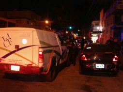 El Servicio Médico Forense trasladó el cadáver a la morgue para practicarle la autopsia y lograr su identificación oficial. EL INFORMADOR /