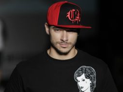 Pese al anunciado regreso de los colores, se sigue apostando por los tonos carbón. EL INFORMADOR / ARCHIVO