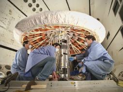 Ingenieros de la NASA realizan pruebas del sistema de inflado bajo condiciones de vacío a la nave inflable experimental. AFP / NASA / S. Smith