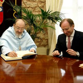 Umberto Eco llega a los 83 años como una voz lúcida de la literatura