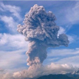 Elementos de Protección Civil vigilan actividad del Volcán de Colima