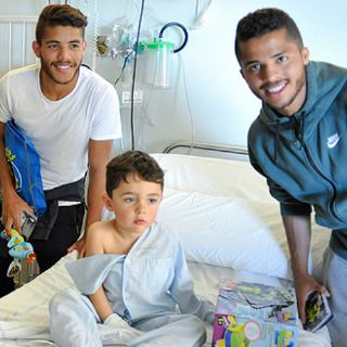 Gio y Jona dos Santos se convierten en Reyes Magos