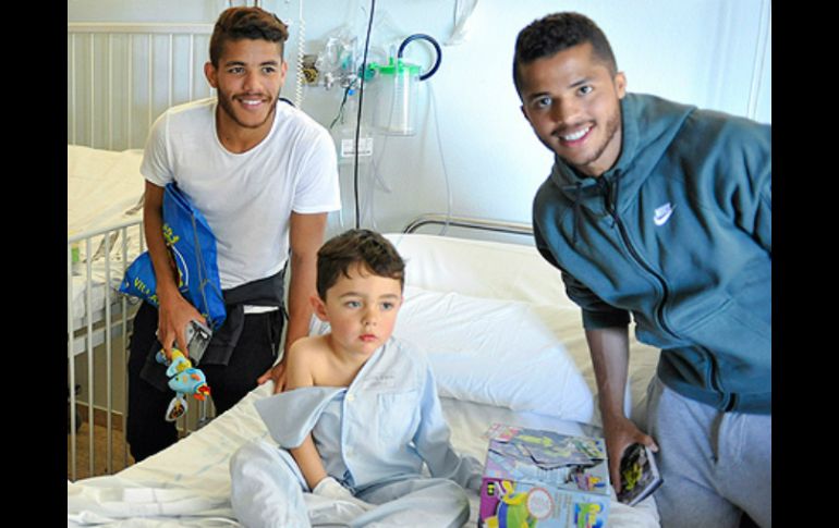 Los hermanos cumplieron con la tradicional visita del Submarino Amarillo. ESPECIAL / http://www.villarrealcf.es/