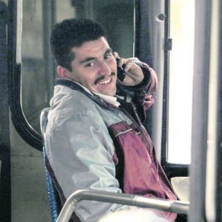 Cazarán a conductores que usen celular