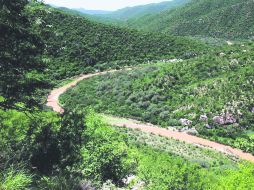 Aspecto que ofrecía el Río Sonora, tras de que la empresa Minera Buenavista del Cobre arrojó 40 mil metros cúbicos de desechos. SUN /