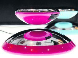 Axxes CE Air 2. Estas bocinas flotan cuando la música se pone en acción. AFP /