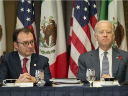Joe Biden y Luis Videgaray, durante la segunda reunión del Diálogo Económico de Alto Nivel (DEAN). AFP / J. Watson