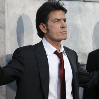 Charlie Sheen arremete contra Kim Kardashian