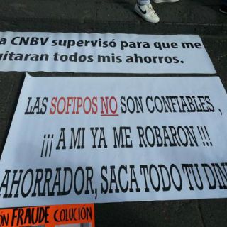 Defraudados de Ficrea se manifiestan en embajada de EU