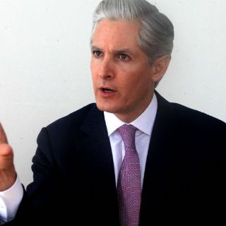 Alfredo Del Mazo renuncia a Banobras; busca diputación