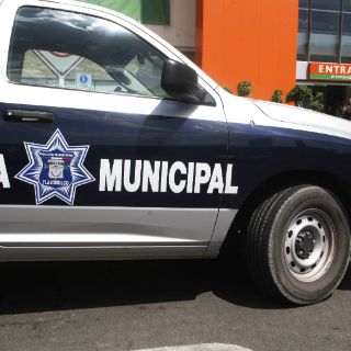 Asaltan sucursal bancaria en plaza de avenida Tepeyac