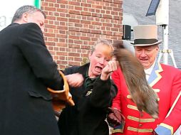En el evento del Día de la Marmota del año pasado, la creatura se esca´pó de los brazos del alcalde de Blasio. AP / A. DePrimo