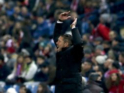 El estratega de los Colchoneros califica a la defensa de su equipo como fabulosa. EFE / J. Martín