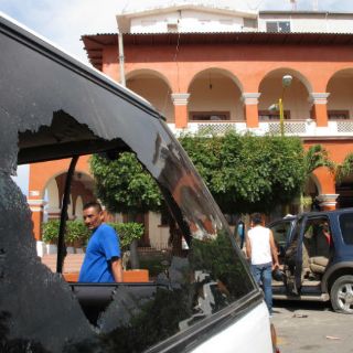 Consignan a 44 detenidos en Apatzingán