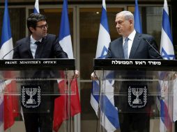 El funcionario emite su mensaje al recibir en Israel al embajador de Francia, Patrick Maisonnave. EFE / T. Coex