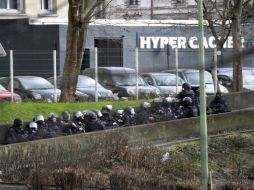 El establecimiento ''Hyper Cacher'' vende productos lácteos ''kosher'', que cumplen con los preceptos del judaísmo. EFE / E. Feferberg