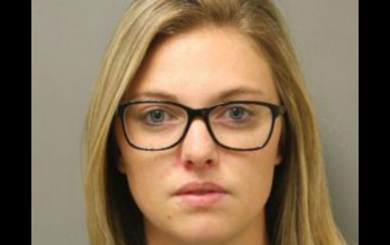 La profesora le envía foto mediante Snapchat al alumno con el que intimaba desde mayo de 2014. TWITTER / @CrimeSceneUSA