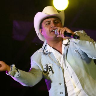 Julión Álvarez se presentará en Guadalajara en febrero