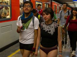Convocan para el domingo 11 de enero a las 12 horas al 'Viaje en Metro sin pantalones', por quinto año consecutivo. NTX / ARCHIVO