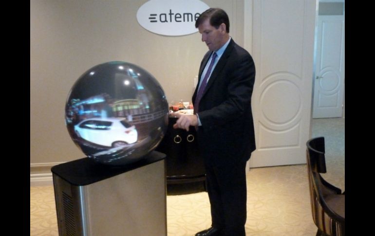 La nueva experiencia de visualización es mostrada en el salon mundial de la electrónica de Las Vegas este 9 de enero. AFP / R. Lever