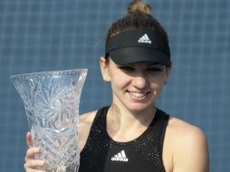 La deportista de 23 años lució dominante al enfrentar a su rival. AP /