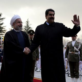 Irán y Venezuela cooperarán para subir precios del crudo