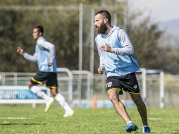 Marc Crosas (8) es el pilar del mediocampo del equipo tapatío, al brindarle equilibrio y solidez desde la contención. EL INFORMADOR / A. Hernández