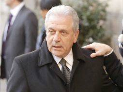 'Charlie no está muerto. Europa es Charlie', dice Avramopoulos. EFE / O. Hoslet
