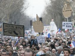 Entre 1.3 y 1.5 millones de personas acuden a la marcha parisina, según organizadores. EFE / I. Langsdon