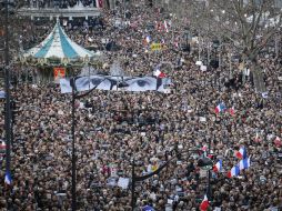 La protesta que concentró a más personas, de entre 1.2 y 1.6 millones, fue en París. AP / L. Cipriani