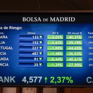 Baja en España la factura del pago de intereses de este año