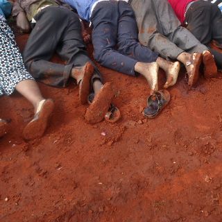 Aumentan a 69 los muertos por beber cerveza contaminada en Mozambique