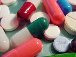 Según la SSJ, 65 de cada 100 adultos mayores toman más de tres medicamentos simultáneamente. NTX / ARCHIVO