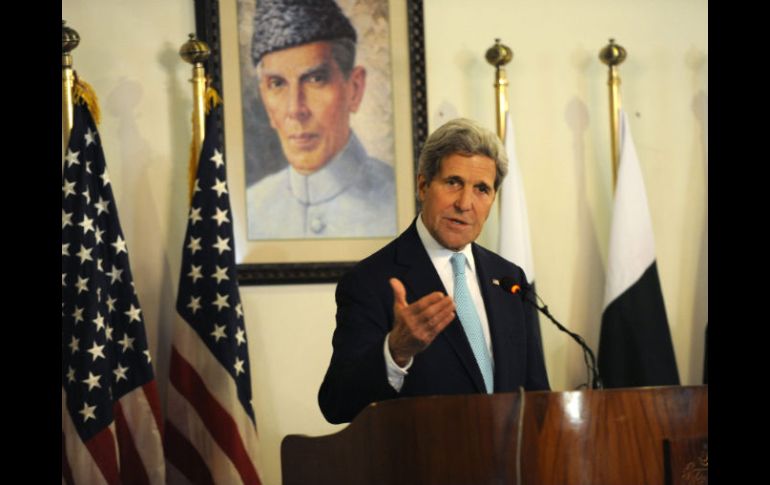 John Kerry llegó ayer a Pakistán  para discutir la cooperación en materia de seguridad. EFE / T. Mughal