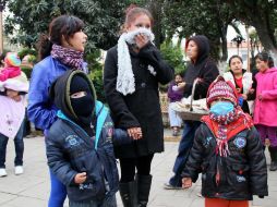 Se ofrece con el objetivo de informar a la población sobre cómo actuar ante esta época invernal. NTX / ARCHIVO