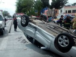 El accidente ocurrió al cruce de la Calzada Independencia, entre Esteban Alatorre y Pablo Valdez. ESPECIAL /