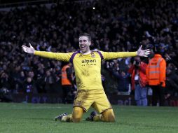 El arquero español del West Ham, Adrián, fue la figura del equipo londinense para eliminar en casa al Everton. AFP / A. Dennis