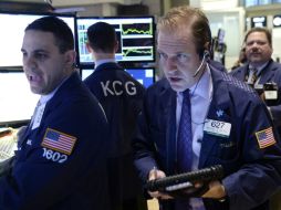 El Standard & Poor's 500 cae 16.50 puntos y se sitúa en dos mil 006.53 unidades. EFE / J. Lane