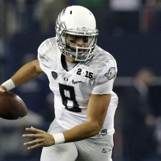 Marcus Mariota anuncia que estará en draft de NFL 2015