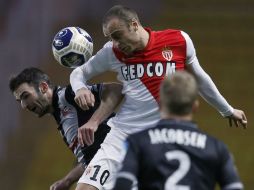 Dimitar Berbatov abrió el marcador al minuto 8. AFP / V. Hache