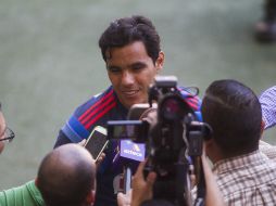 Omar Bravo habló con los reporteros al final de los entrenamientos del equipo. EL INFORMADOR / J. Mendoza
