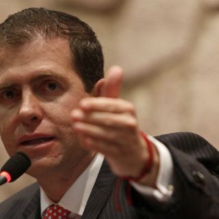 Michoacán evalúa permanencia de comisionado Alfredo Castillo