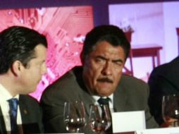 El coordinador del CCIJ, Juan Alonso Niño Cota (d) insiste en trabajar sociedad y gobierno  en combatir el cáncer de la corrupción. NTX / ARCHIVO