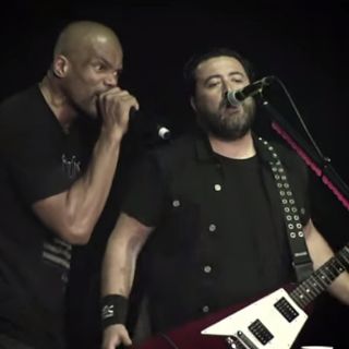 Molotov estrena video de 'La raza es la pura raza'