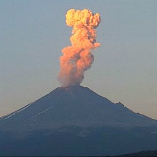Volcán Popocatépetl presenta actividad moderada