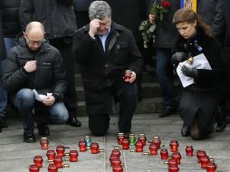 Poroshenko rinde homenaje a las víctimas de los recientes ataques. AP / S. Chuzavkov
