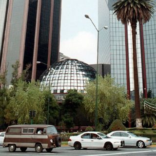 La BMV abre la semana con ganancia en jornada de bajo volumen