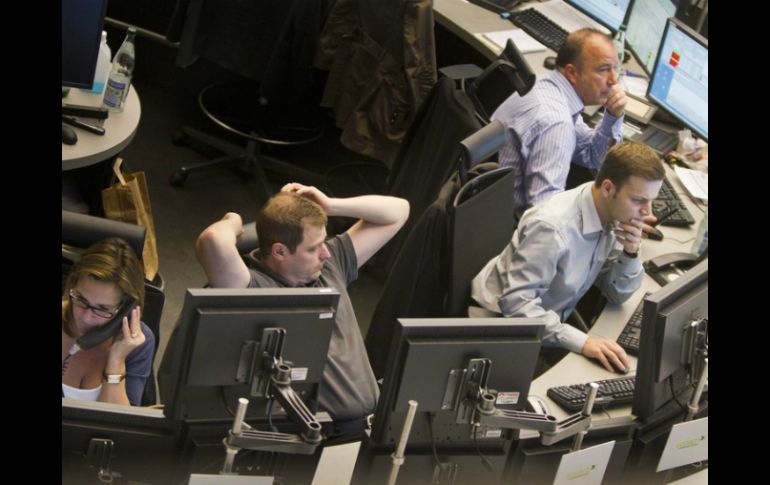 Esto se debe principalmente a factores de riesgo como el aumento de las tasas de interés en EU y la fragilidad de la zona euro. EFE / ARCHIVO