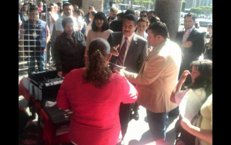 La feria estará en las afueras del palacio municipal del municipio esta semana. TWITTER / @AytoGDL