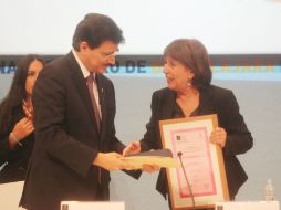 La ganadora del año pasado fue la escritora argentina Inés Fernández Moreno. EL INFORMADOR / ARCHIVO